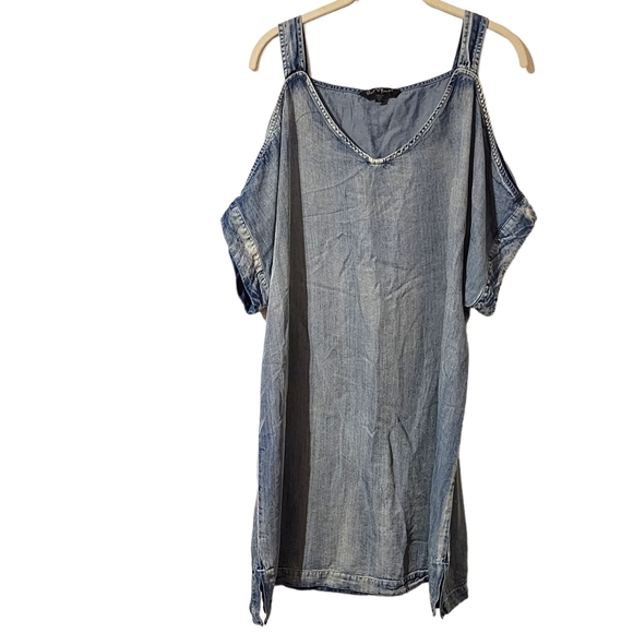 Velvet Heart Denim Cold Shoulder Dress - Picture 3 of 16